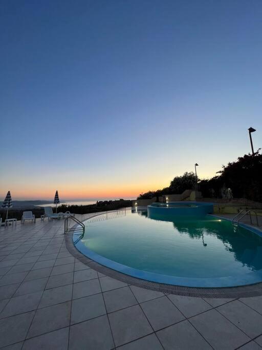 Casa Smeralda - Piscina E Vista Sul Mare! Trinità dʼAgultu エクステリア 写真